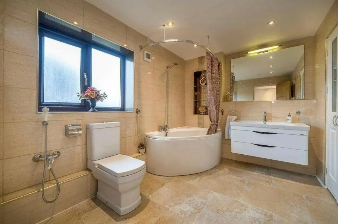Dom wakacyjny Executive Residence - Yorkshire Staycation Home Gomersal
